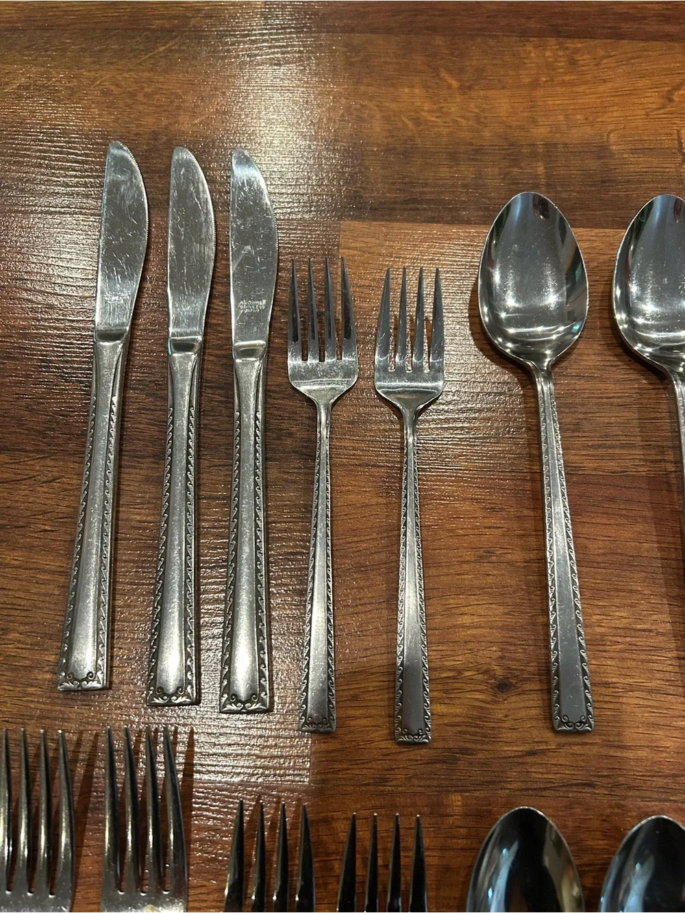 National Stainless Bell Wood Pattern Scroll Edge 23 Piece Flatware